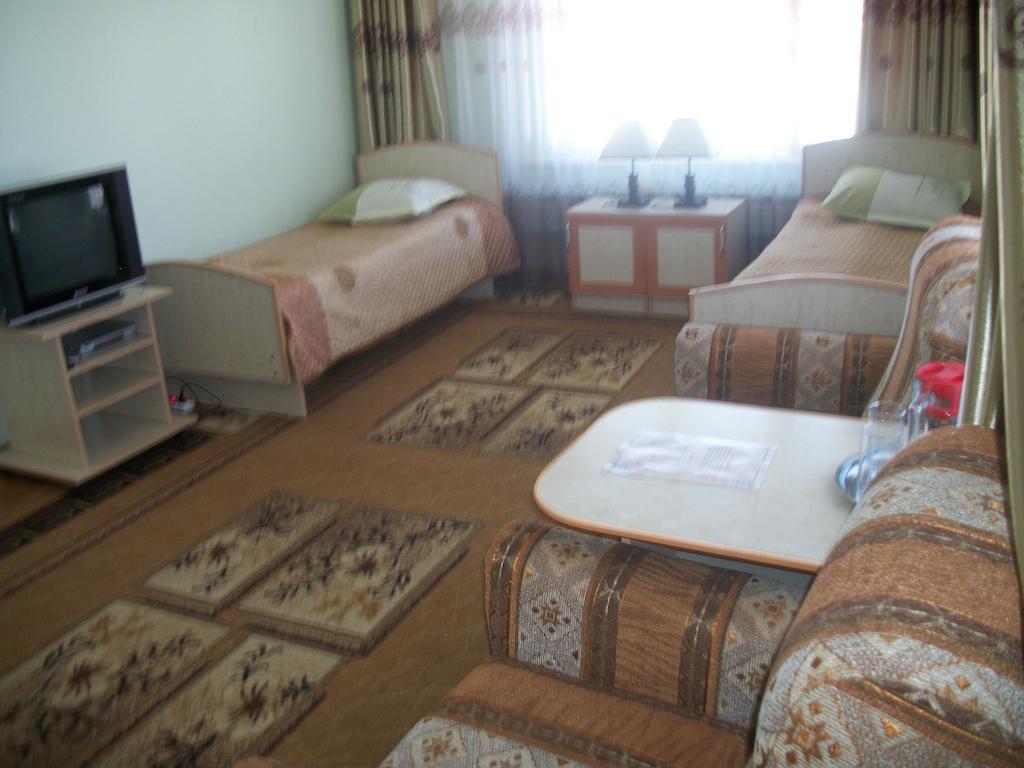 Enirest Hotel Karakol Exterior photo