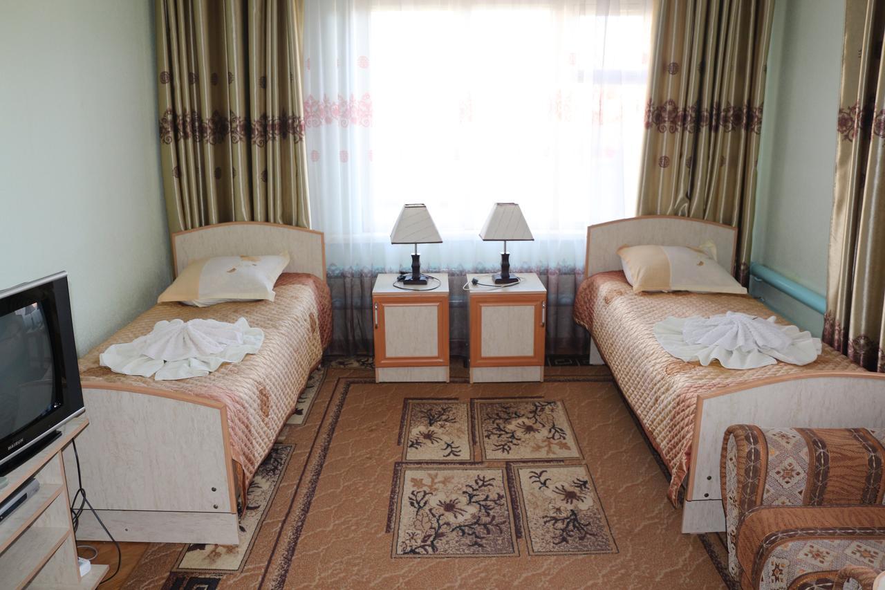 Enirest Hotel Karakol Exterior photo